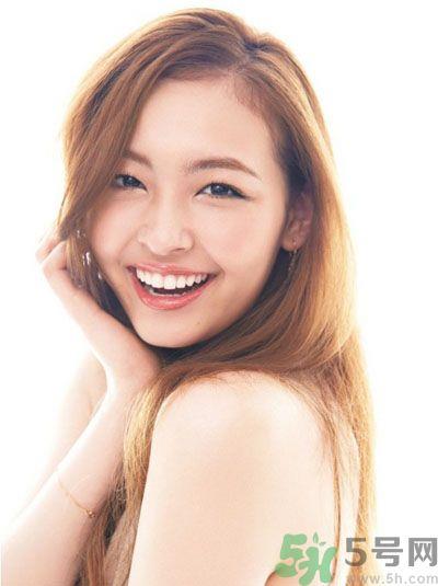 花生可以美白牙齿吗？怎么用花生美白牙齿？