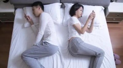 ​分床睡会影响夫妻感情吗？夫妻分床对婚姻的危害