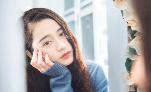 如果一个女生喜欢你会有什么表现二