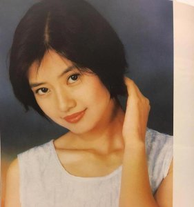 ​高圆圆少女时期旧照曝光 短发造型清纯可人