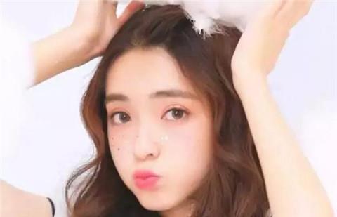 女生说好无聊啊怎么高情商幽默回复？