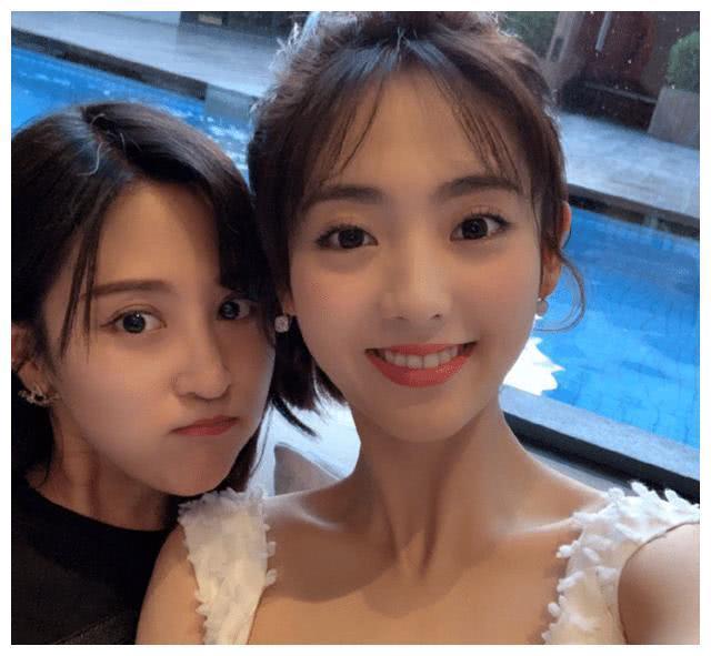 沈月的经纪人已经很美了，但是看到肖战的经纪人，粉丝担心吗？