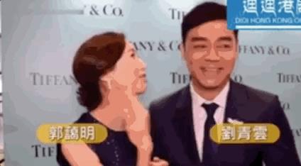 情侣聊天记录曝光：有趣的灵魂三千一晚，好看的皮囊要车要房