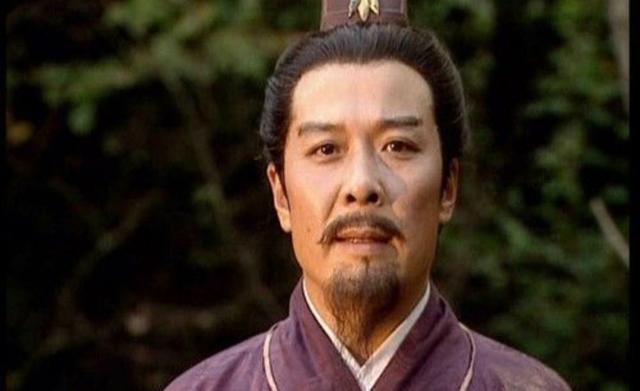 卧龙凤雏得一人则可安天下，后面还有一句，是刘备失败的最终原因