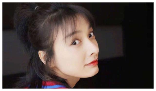 李易峰吴昕再次同台，全程没有互动，表情微妙引网友猜疑