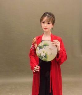 女装大佬轩墨宝宝脱单，找的是男朋友还是女朋友，网友：又被绿了