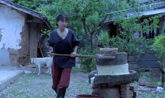 李子柒院子真容曝光，关掉10级滤镜之后，仙境一秒打回现实