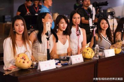 ​女主播下播忘关摄像头，之后的事情出乎大家意料，网友们不淡定了