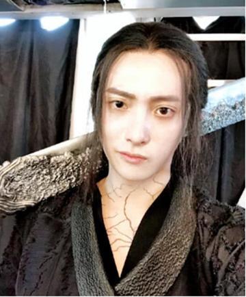 有一种“整容”叫温宁卸妆，看清他生活照后，网友：帅到不敢相认