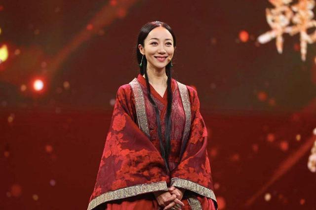 韩雪为什么会人设崩塌？只是因为假唱，原因根本不止如此！