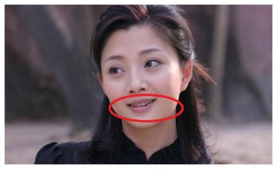 ​拍戏多年，演员殷桃的嘴上为什么一直有黑点，采访中她说出了真相