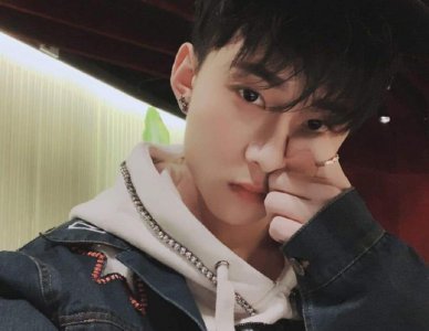 ​王乐乐自我颓废了？新照片风格大变，粉丝直呼：最美“小公主”！