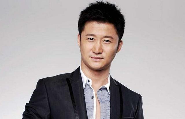 娱乐圈即将破百亿的演员，成龙星爷不在备选中，沈腾吴京都靠边站