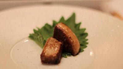 ​鹅肝作为世界顶级食材，做法有多残忍？法国动物协会屡发声讨
