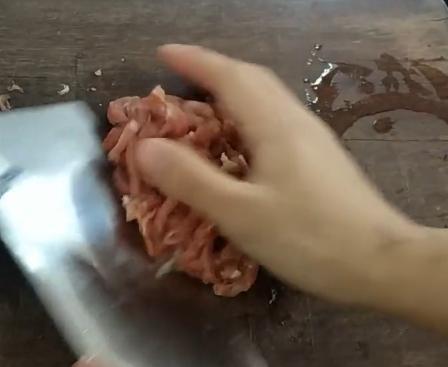 鱼香肉丝最好吃的做法，这样做口感微辣酸甜爽口，味美赶超大饭店