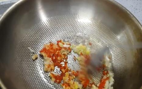 鱼香肉丝最好吃的做法，这样做口感微辣酸甜爽口，味美赶超大饭店