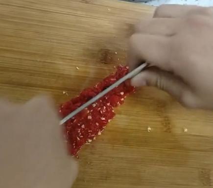 鱼香肉丝最好吃的做法，这样做口感微辣酸甜爽口，味美赶超大饭店