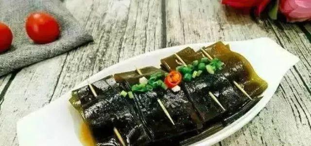 冰糖猪蹄，乡村酿莲藕，卤海带，牛肉干的做法