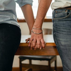 ​喜欢一个女孩怎么聊天?对一个女孩心动的句子