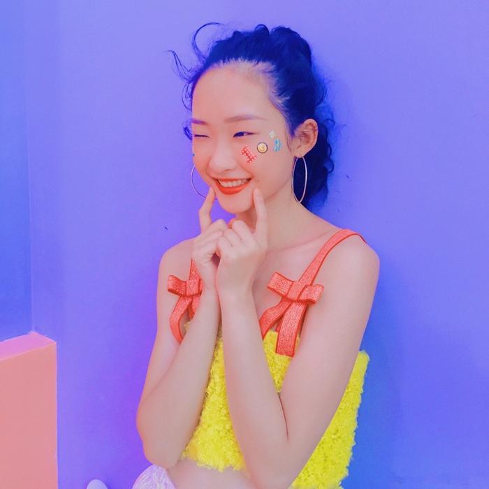 维秘面试PK下吴宜桦及一众外模，新秀贺楚妍，来头只是普通学生
