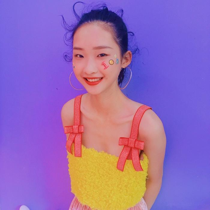 维秘面试PK下吴宜桦及一众外模，新秀贺楚妍，来头只是普通学生