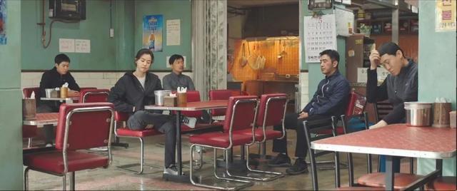 笑点密集！这部小成本喜剧，没请1个知名演员，上映后票房破8亿
