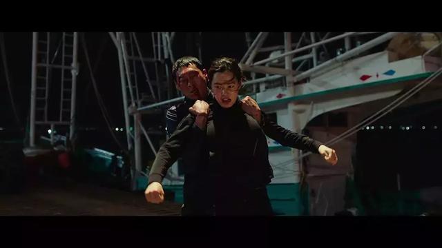 笑点密集！这部小成本喜剧，没请1个知名演员，上映后票房破8亿