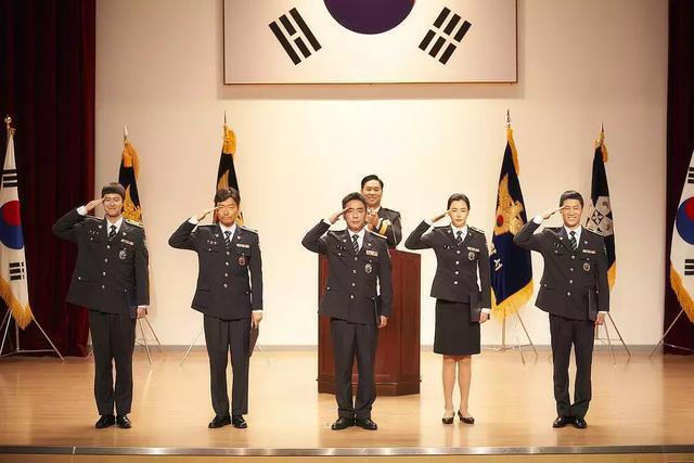 笑点密集！这部小成本喜剧，没请1个知名演员，上映后票房破8亿