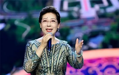 ​歌唱家关牧村，离婚32年后，王星军悔不当初，儿子的坚持让人泪目