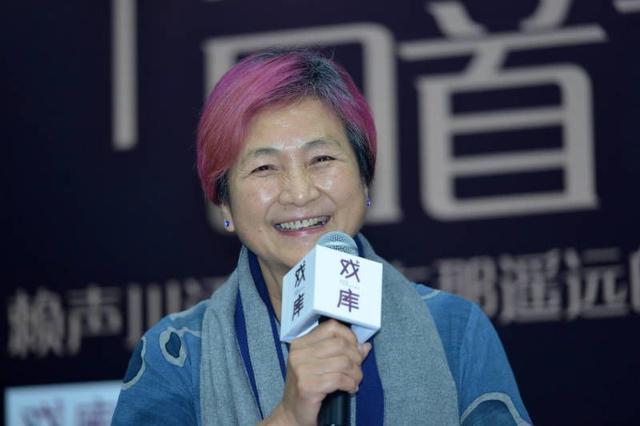 71岁郑佩佩近照，丈夫当她生子机器，称死后捐赠遗体，今依然拍戏