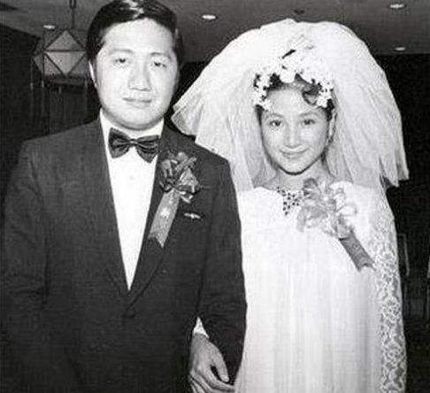 71岁郑佩佩近照，丈夫当她生子机器，称死后捐赠遗体，今依然拍戏