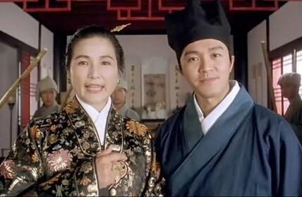 71岁郑佩佩近照，丈夫当她生子机器，称死后捐赠遗体，今依然拍戏
