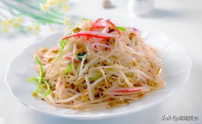 ​教你酸辣绿豆芽的正确做法，酸辣脆爽，一块钱就能做一大盘