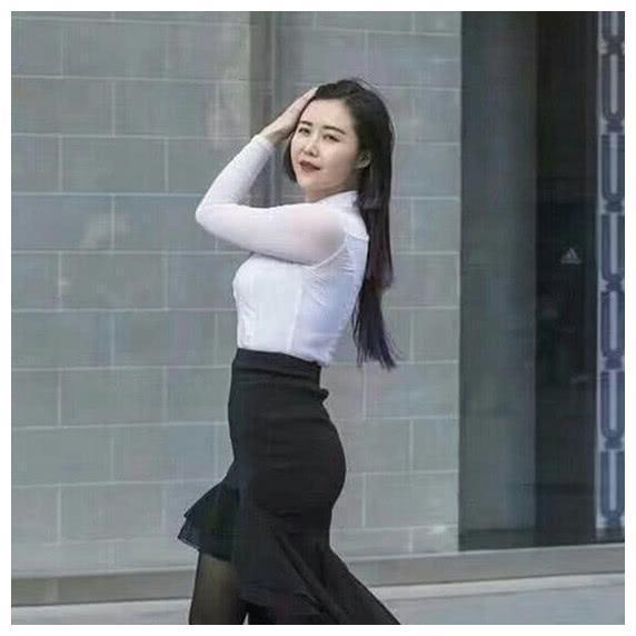 抖音“微胖女神”走红，回眸一笑百媚生，网友：温柔了谁的岁月