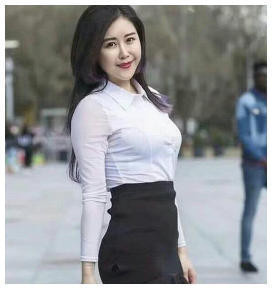 抖音“微胖女神”走红，回眸一笑百媚生，网友：温柔了谁的岁月