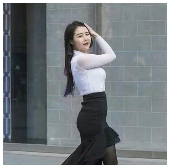 抖音“微胖女神”走红，回眸一笑百媚生，网友：温柔了谁的岁月