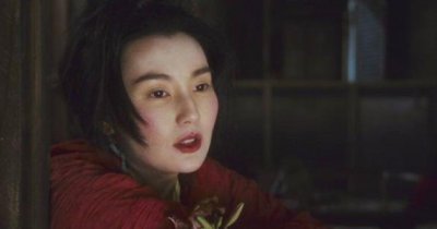 ​张曼玉：多少人爱慕你年轻时的容颜，时光流逝，依旧对你痴心不变
