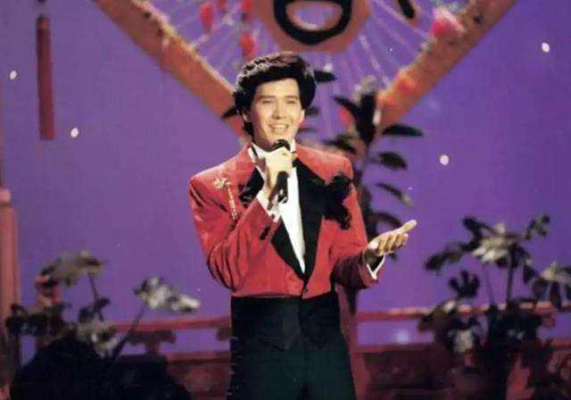 80年代春晚十帅哥 如今费翔58岁 吕念祖罗文已去世 而他下落不明