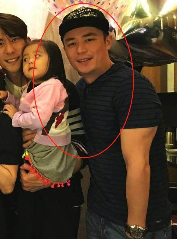 霍建华胖得认不出，怀疑他偷吃了老婆的月子餐，林心如也换了张脸