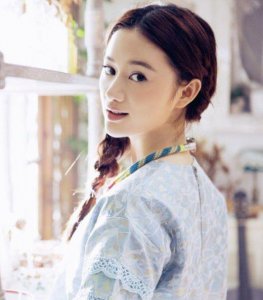 ​郭晓婷：少女老戏骨，高颜值的时尚女神