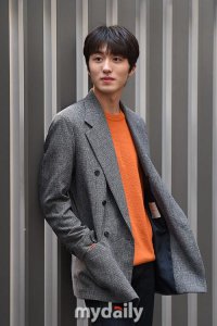 ​韩星姜澯熙出席JTBC《天空之城》终映访谈会