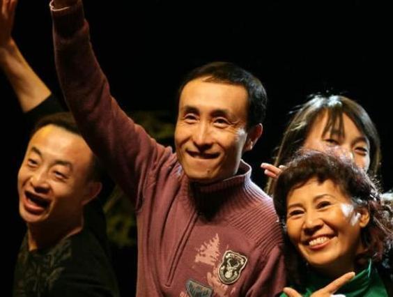 巩汉林儿子近照：长相酷似父亲，出道六年未火曾有望当潘长江女婿