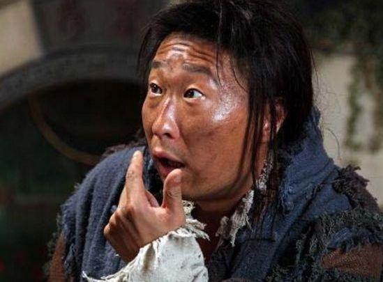 国家一级小品演员，结婚住30平米婚房，儿子逝世后还在演小品