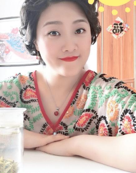 这些女演员真是被乡村爱情“坑惨”了，戏里戏外差距简直没法想象