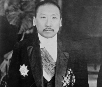 ​汉奸王揖唐公开处决：连开4枪都卡壳，第7枪在左脑炸出个大洞