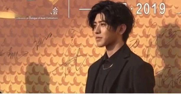 好不容易消停会，蔡徐坤又因为没素质被骂，这次粉丝也无能为力