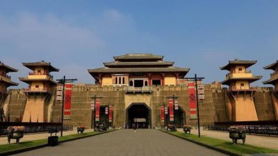 ​横店群众演员的现状，早起晚睡美女成群，只是梦想和现实差距过大