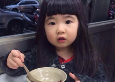 ​有种“变脸”叫曹格的女儿，曾被嘲最丑星二代，而今美的高攀不起