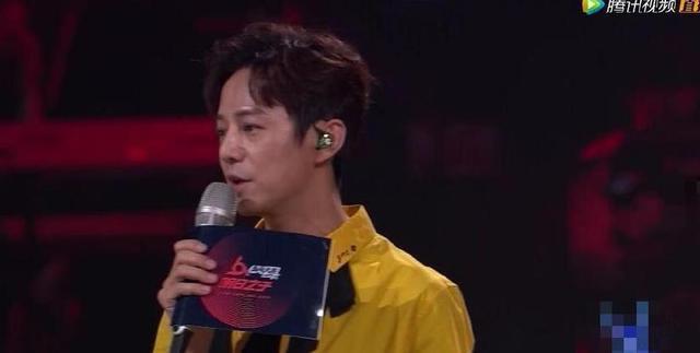 明日之子：文兆杰被淘汰，蔡维泽和斯外戈哭了，何炅暖心安慰获赞