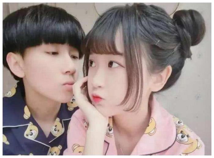 杨清拧：我的手很软，你要不要牵？